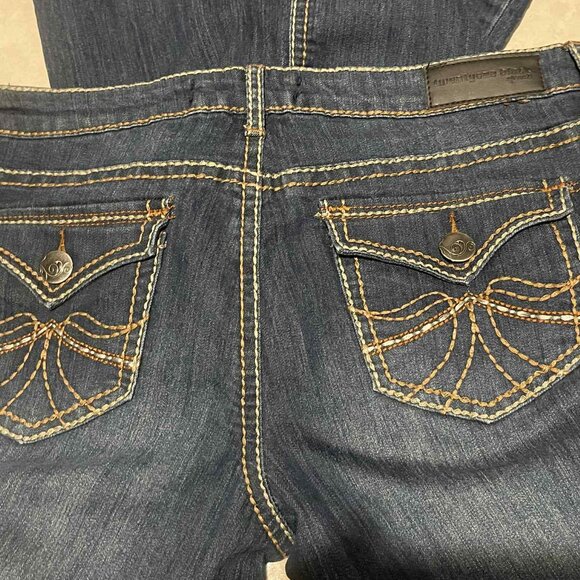 TWENTYONE BLACK BY RUE 21 DARK‎ WASH SIZE 13/14R - Picture 5 of 10